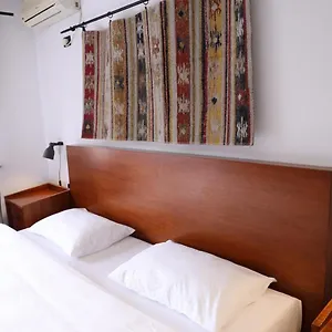 Hoja Apartment